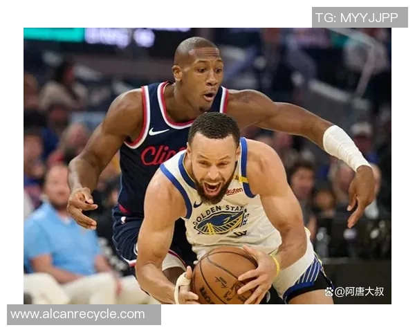 勇士与快船季后赛首战精彩回放分析与战术解读